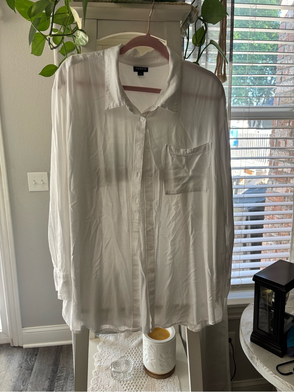 torrid White Button-Up Blouse